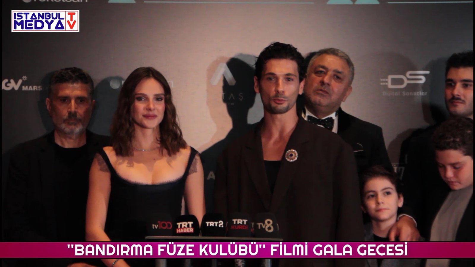 Bandırma füze kulübü filmi gala gecesi deniz can aktaş, aslı bekiroğlu, atay yıldız