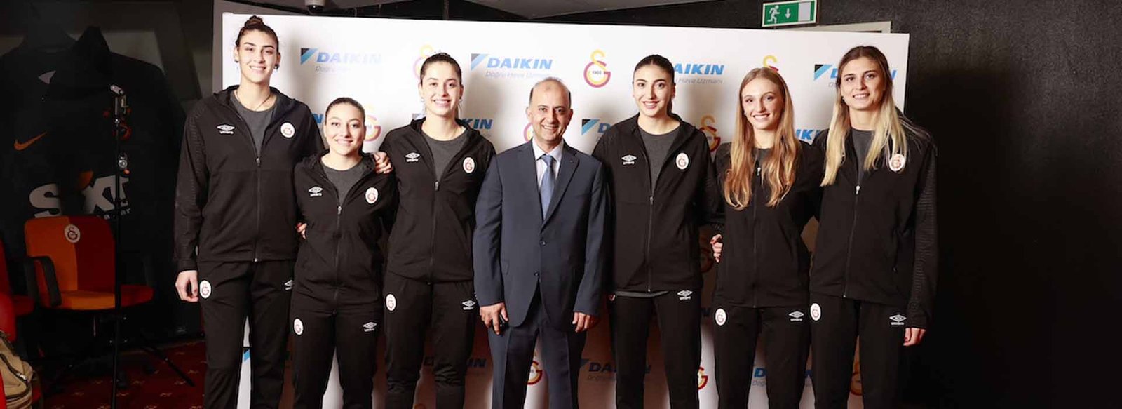 Daikin türkiye, galatasaray hdi sigorta kadın voleybol takımı’nın sponsoru oldu (2)