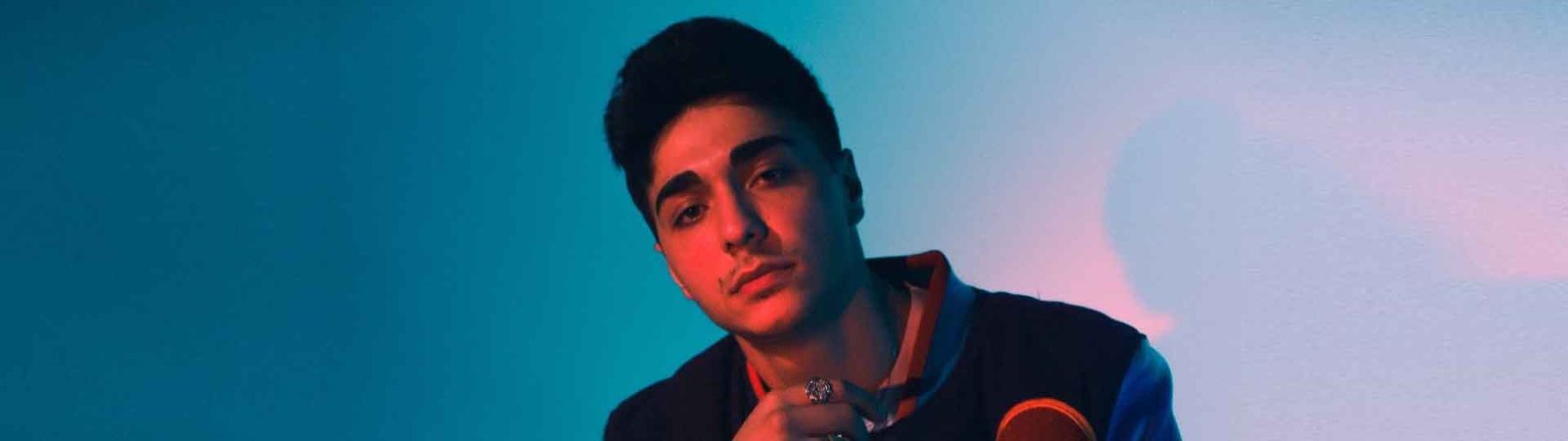 Ne Ay Geceden” ve “Sarılsak Mı Artık Sezer Sarıgöz