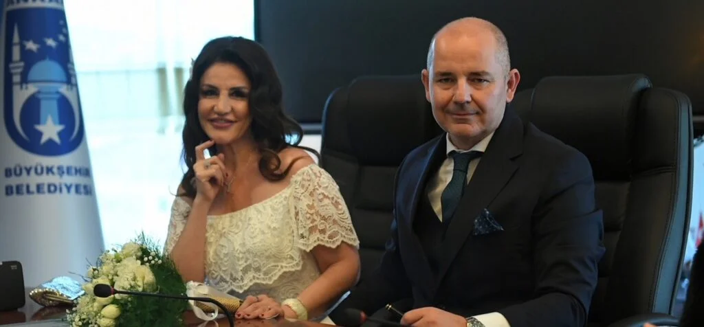 Banu Noyan & Tulga Aktaç – Sürpriz Nikah (3)