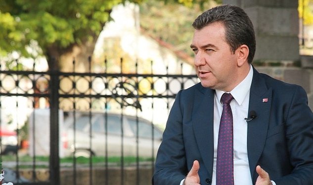 Baskan kostu dogruya dogru yanlisa yanlis demeye devam 5216.jpg