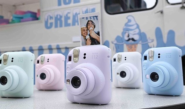 Fujifilm yeni instax urunu instax mini 12 yi duyurdu 1901.jpg