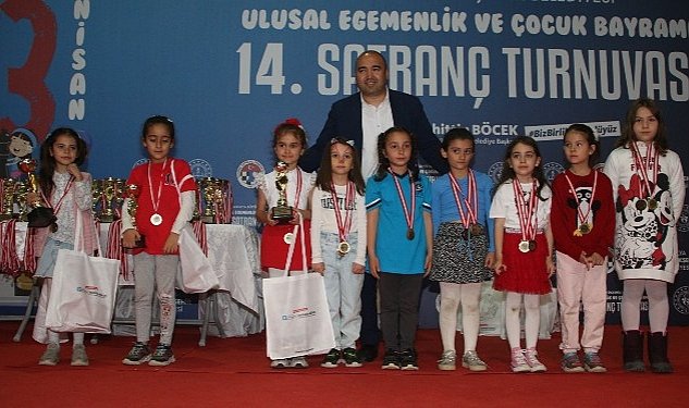 14 satranc turnuvasi sona erdi 1588.jpg