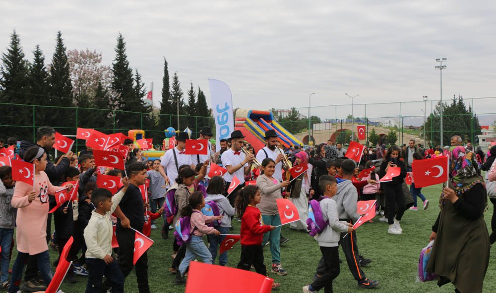 23 Nisan Etkinlikleri Koç Topluluğu (3)