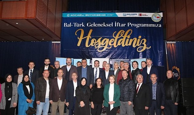 Balkan turkleri iftarda bulustu 9630.jpg