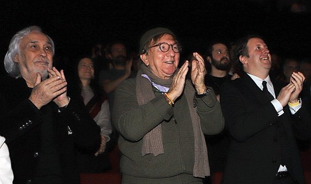 Savas dincel in 81 dogum gunu sahnede kutlandi 4773.jpg