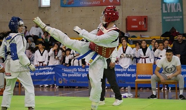 Senlik coskusu taekwondo ve tenisle basladi 7548.jpg