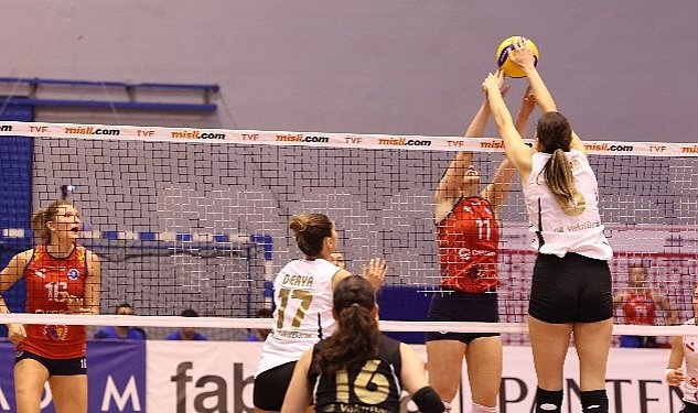 Vakifbank ligde de kazanmaya devam ediyor 6985.jpg