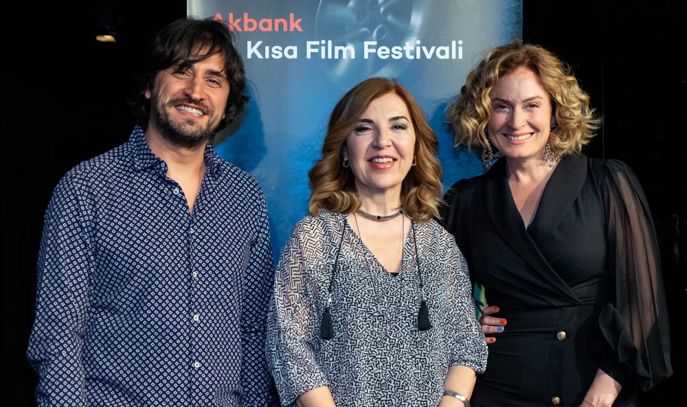 19 Akbank Kısa Film Festivali Yarışma Bölümü Sonuçlar Açıklandı (11) 19 Akbank Kısa Film Festivali Yarışma Bölümü Sonuçlar Açıklandı (11)