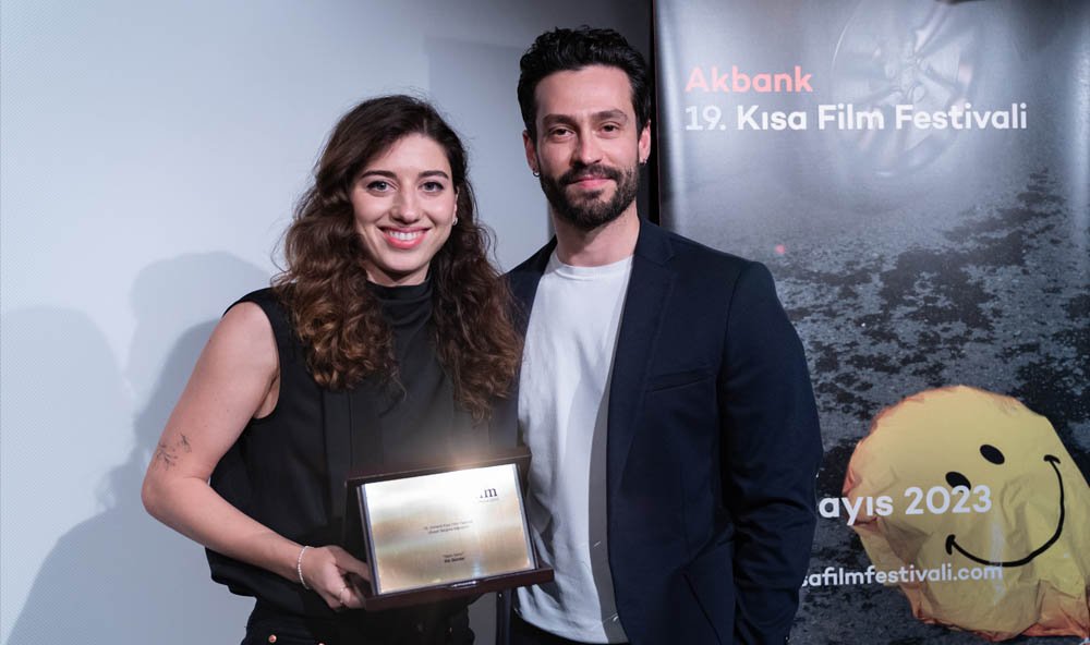 19 Akbank Kısa Film Festivali Yarışma Bölümü Sonuçlar Açıklandı (12) 19 Akbank Kısa Film Festivali Yarışma Bölümü Sonuçlar Açıklandı (12)