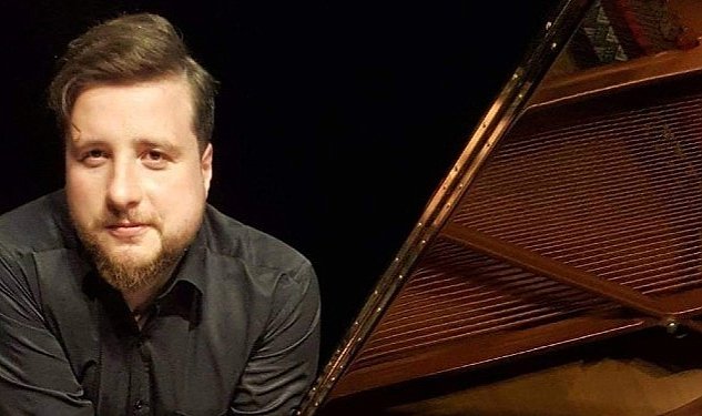 Ayvalik uluslararasi muzik akademisi aima dan depremzedelere destek konserleri devam ediyor 1998.jpg