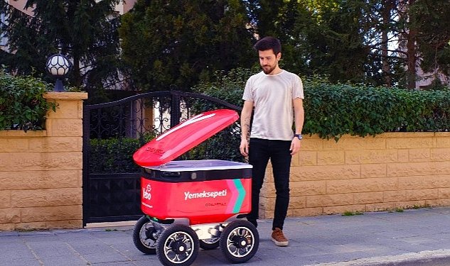Yemeksepeti nin yemek teslimat robotu yebo caddebostan sokaklarina dondu 6424.jpg