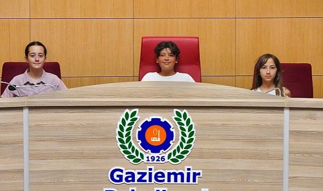 Gaziemir Belediyesi Cocuk Meclisi Nde Yeni Donem Basladi 2451.jpg
