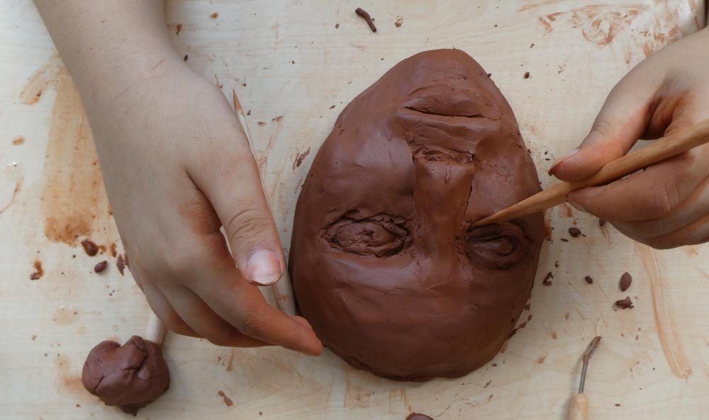 Biriz Dayanışma Derneği, Depremzedelere Özel Yaz Okulları ve Yaratıcı Atölyelerle Yardım Eli Uzatıyor (3)