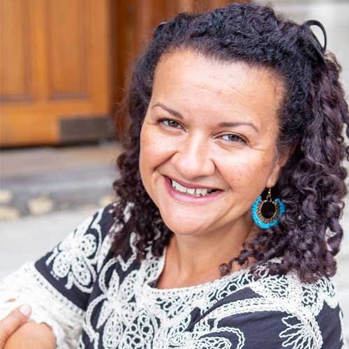 Katy Massey İmzalı Neresi Bizim Evimiz Türkiye de Satışta! (3)