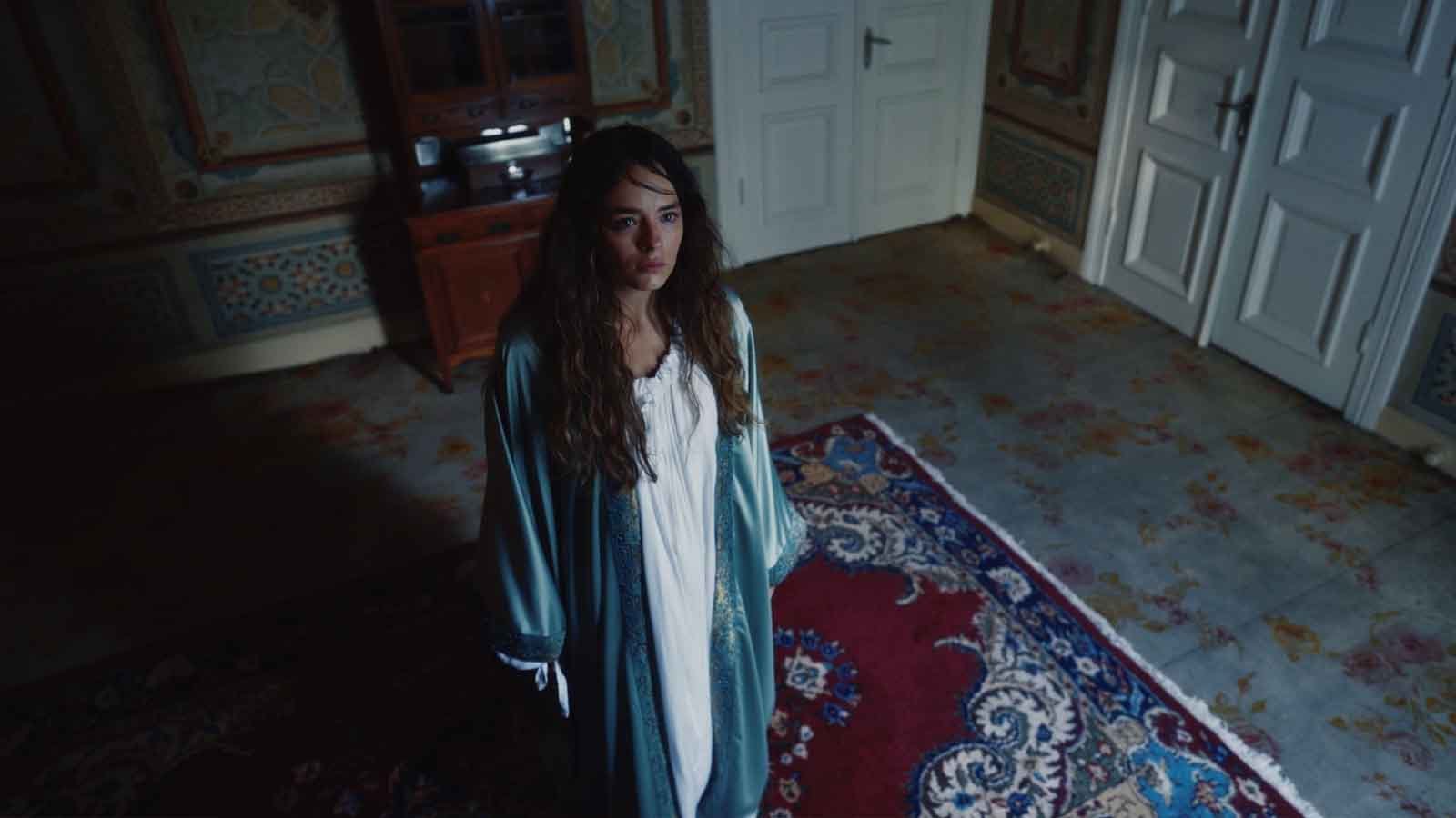 Cadı' Filminin Başrollerinde Furkan Andıç Ve Buse Meral