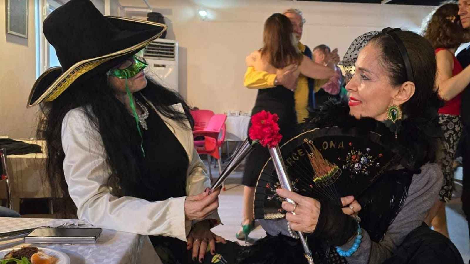 Çiğdem Yorgancıoğlu Seval Uğur Mutlu Dansı Tango Neon Sahnedе (2)