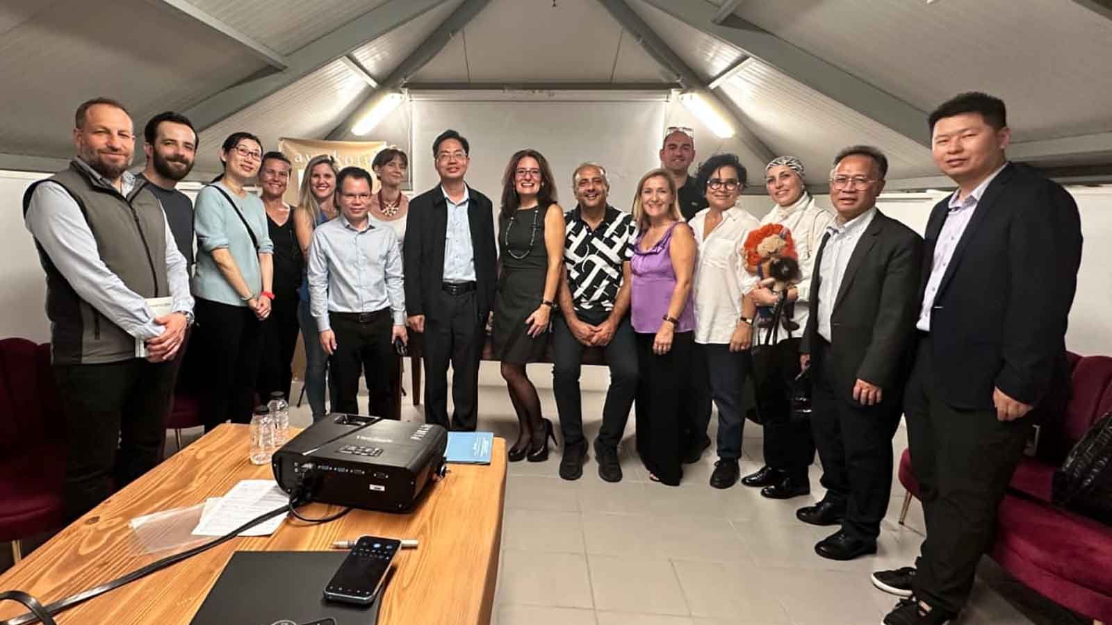 Çin Edebiyatı İstanbul'da Wang Meng Ve Li Juan'ın Kitapları Tanıtıldı