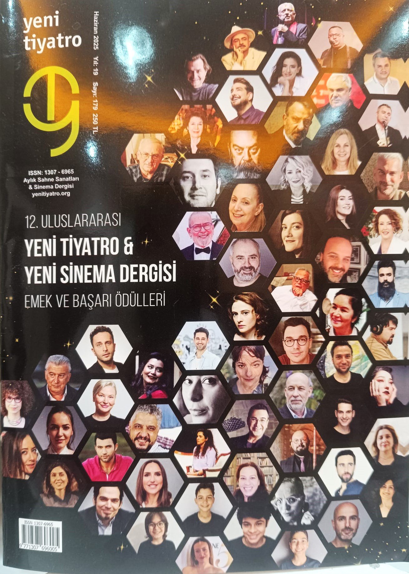 Anadolu'da tiyatroya adanmış bir Ömür mustafa Çavuş'a emek Ödülü (2)