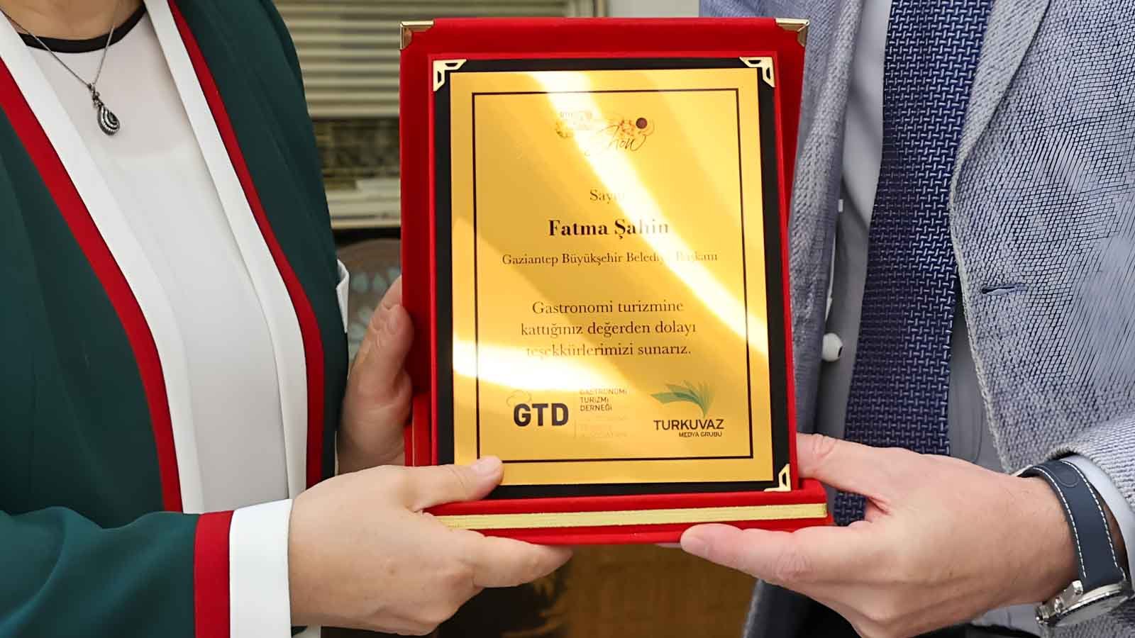 Gaziantep’te gastronomi turizmi İçin Önemli buluşma gürkan boztepe ve fatma Şahin bir araya geldi (3)