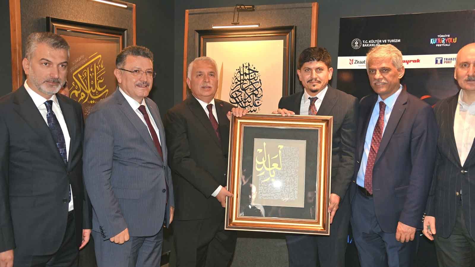 Hat sanatı sergisi trabzon albayrak grubu (2)