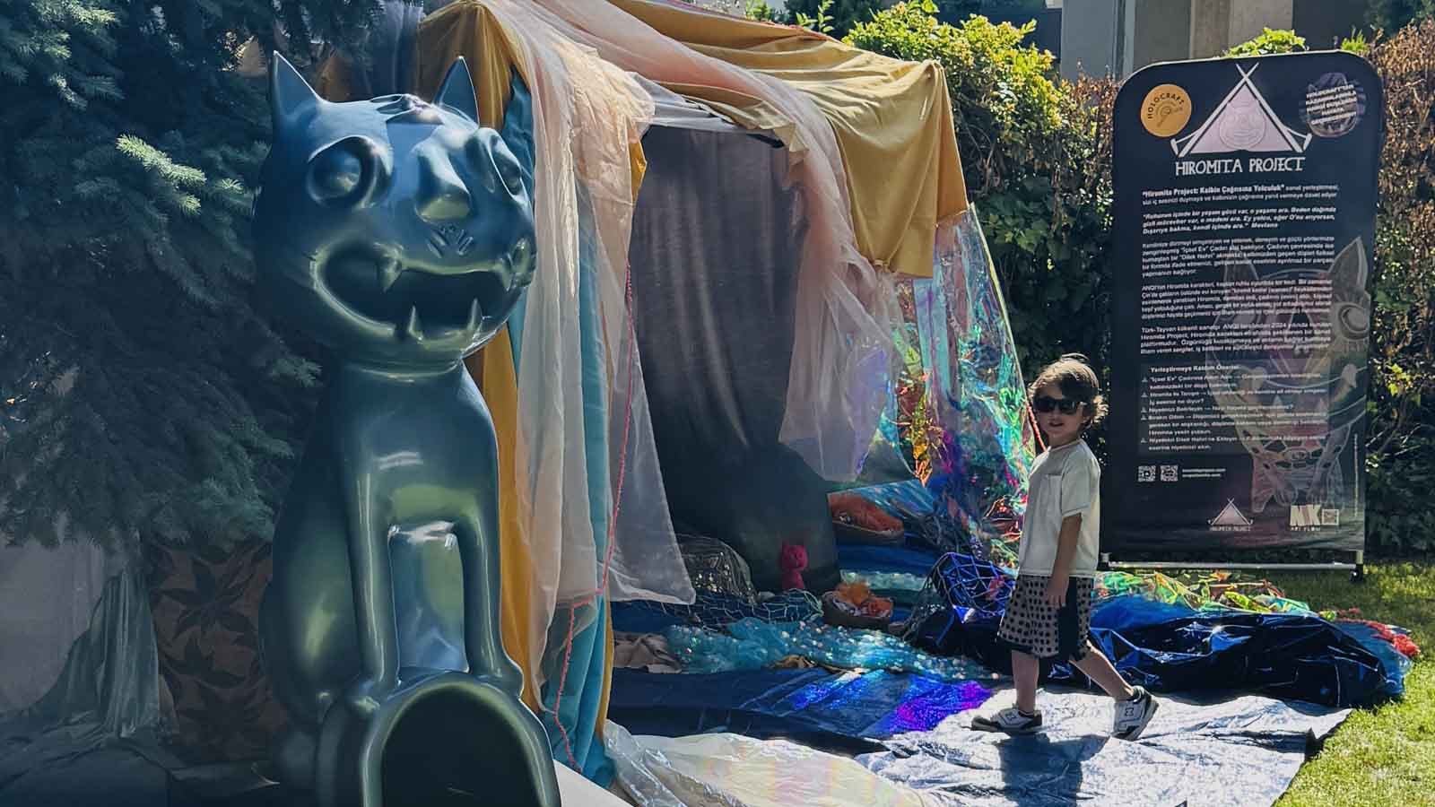 Holocraft yaz etkinliğinde hiromita project sanat yerleştirmesi melek anqi (2)
