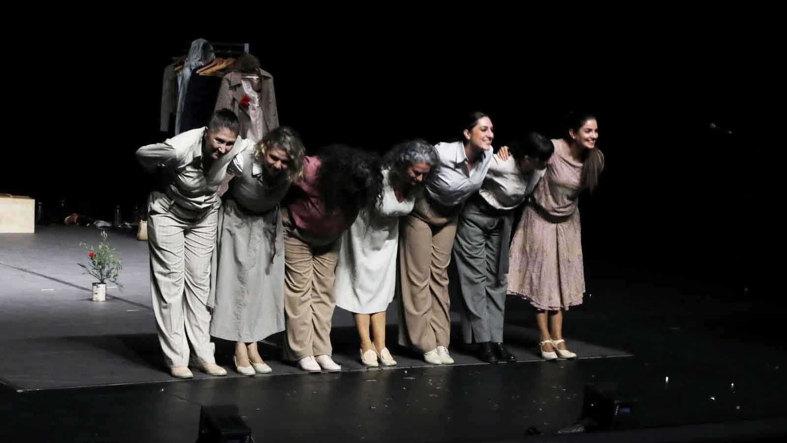 Yaftalı Tabut, Maltepe Tiyatro Festivali'nde Seyirciyle Buluştu