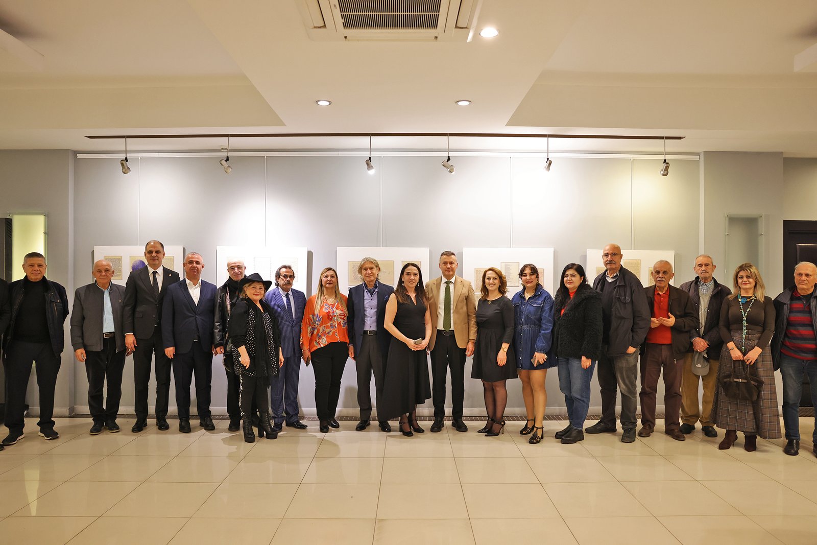 “Konuşan Mektuplar Ustalardan Gençlere Mesajlar” Mektup Proje Sergisi MTSO’da İzleyiciyle Buluştu (4)