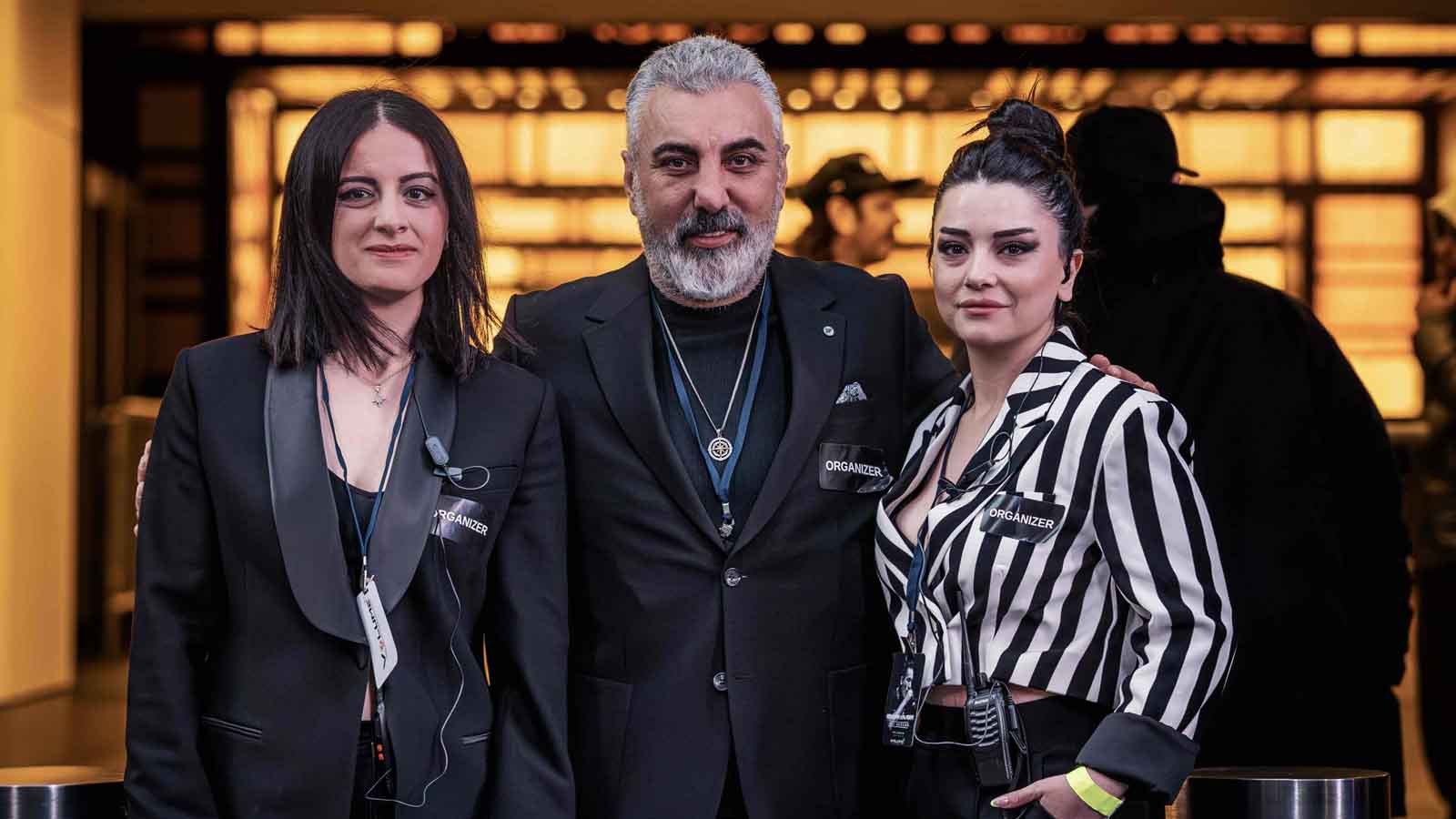 Sezen Pişgin'in Öncülüğünde Sagopa Kajmer Times Square'de 1.500 Kişiyi Coşturdu!