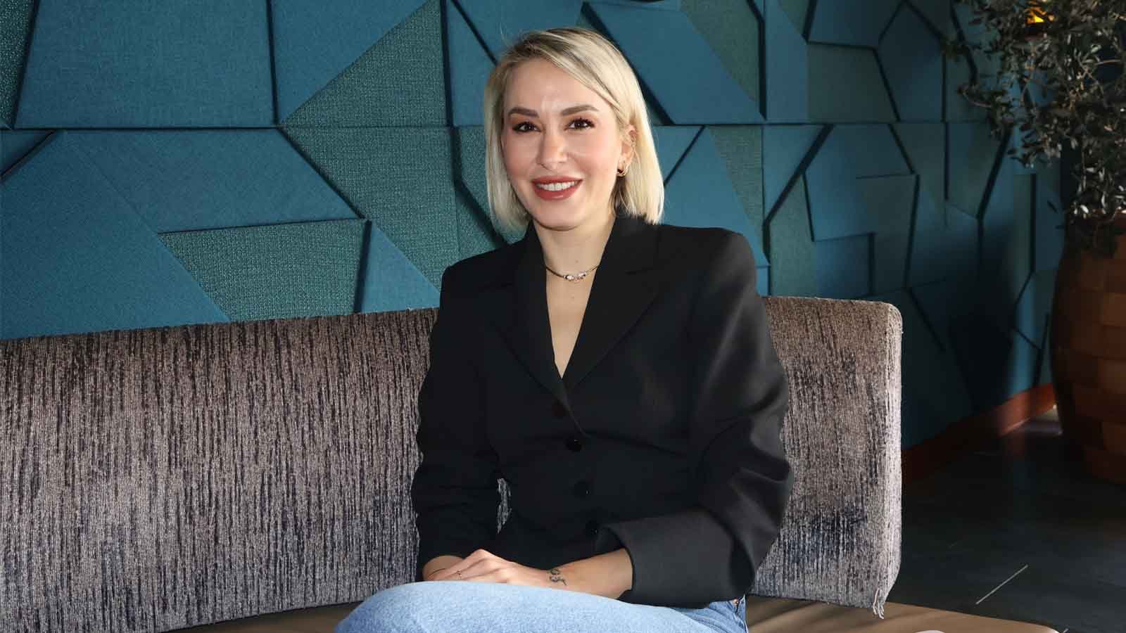 Büşra Nazlan Üregül Özge Zeki, Mutluluğun İzindeki Sohbetler, 11. Bölüm (1)