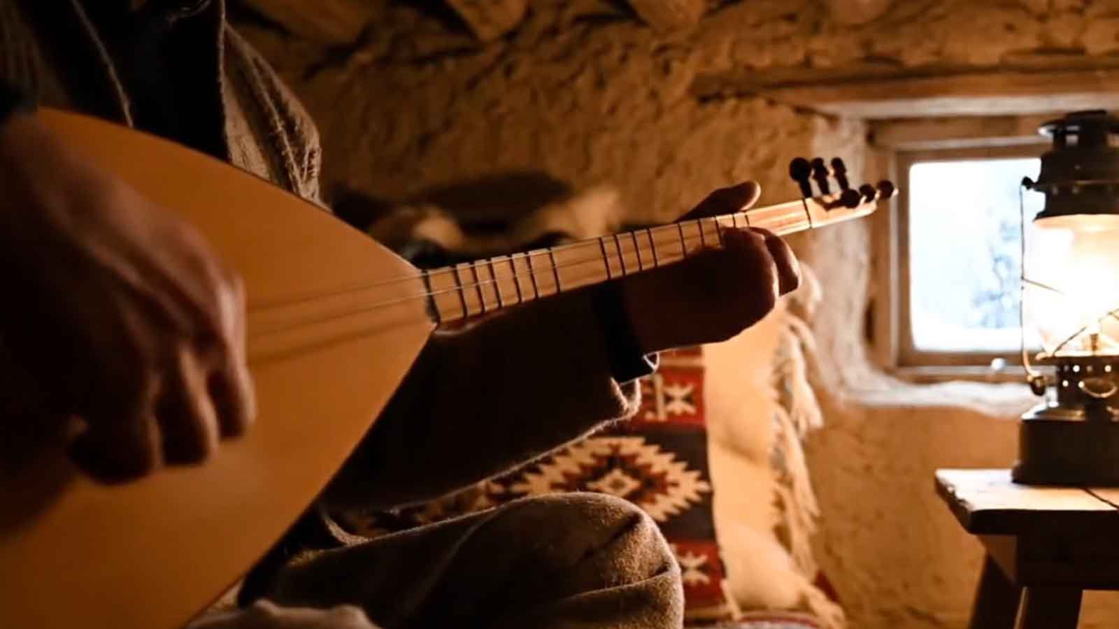 Hasret Albümü Yayında 20 Yıllık Sanat Yolculuğundan Duygusal Bir Seçki Savaş İpek (2)