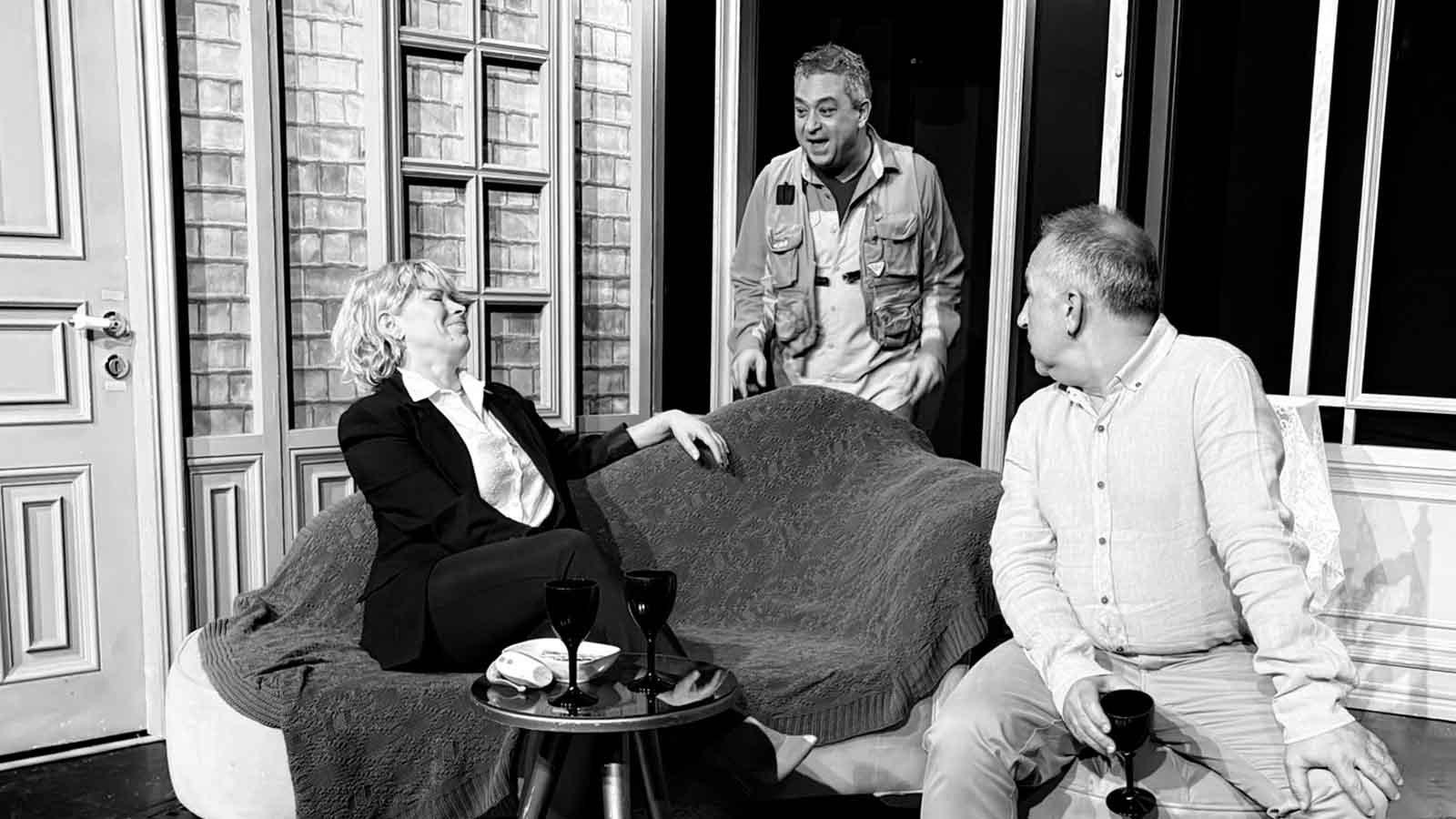 Sahnede Paranormal Bir Gece “Geceyarısı Hayaleti” Başlıyor! (3)