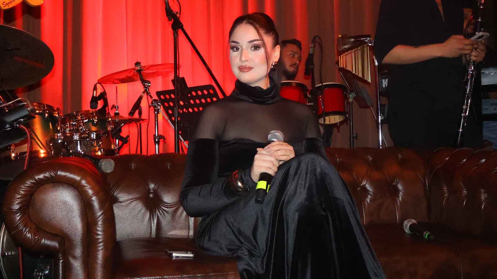 Naz Şenlendirici “Sahibi Yok” - Hüsnü Şenlendirici'nin klarnetiyle ilk single'ını çıkardı!