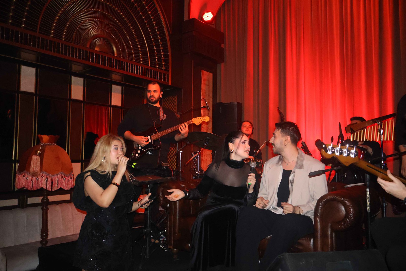 Naz Şenlendirici “Sahibi Yok” - Hüsnü Şenlendirici'nin klarnetiyle ilk single'ını çıkardı!