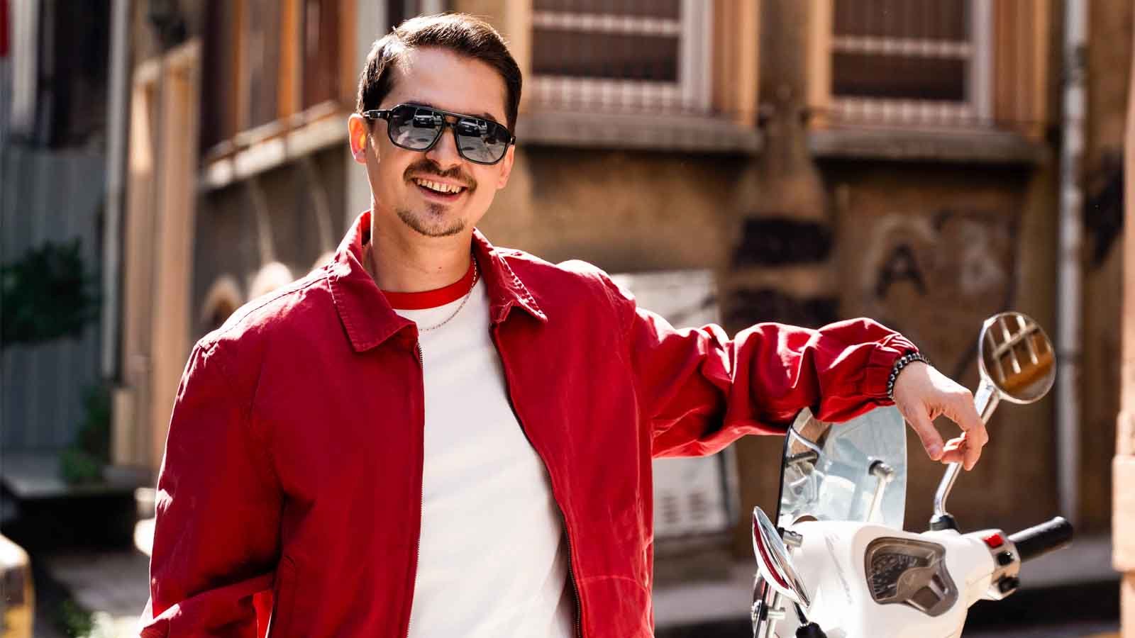 Ayberk Gezer “Bil Ki Değişmez” ile İlk Single’ını Çıkardı (2)